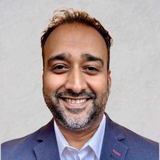 Prakash headshot